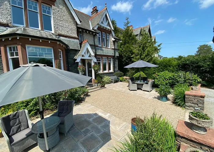 Lakeside Country Guest House